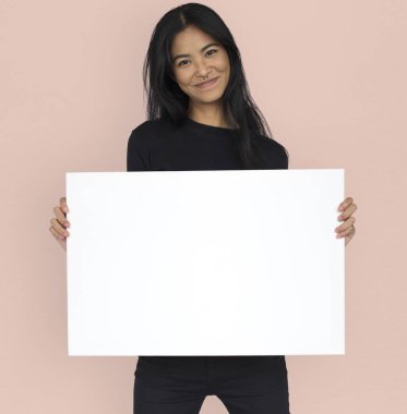 kadın holding tasarlamak