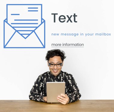 Dijital tablet tutan adam