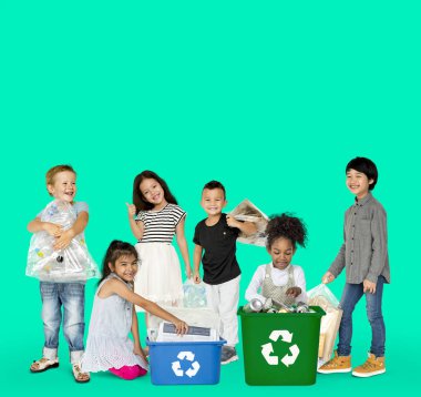 atık geri dönüşüm için çocuklarla