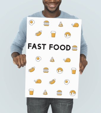 Afrika adam grafik afiş tutarak 