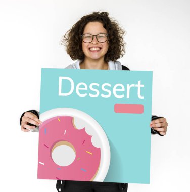 Kız holding tasarlamak