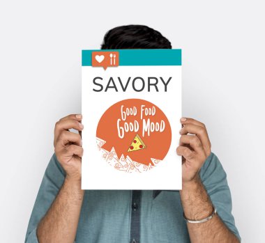 Elinde bayrak tutan adam