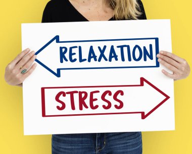 kadın holding tasarlamak