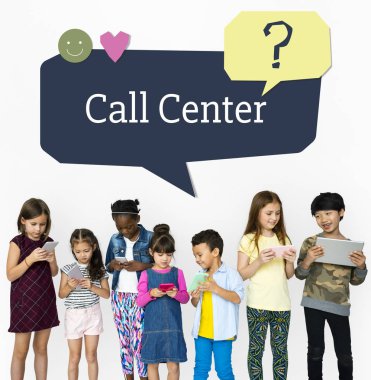 teknoloji cihazlar ile çok ırklı çocuklar