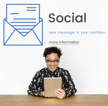 Dijital tablet tutan adam