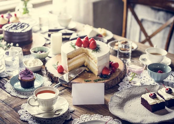 kek çilek Çilek ile