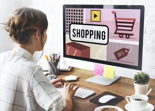 Woman working with computer — Stock Photo, Image