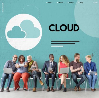 Dijital aygıtlar kullanan insanlar 