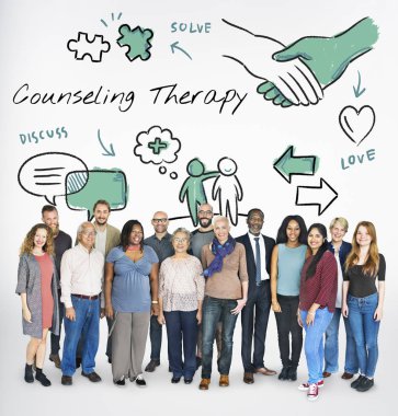 stüdyoda gülümseyen insanlar