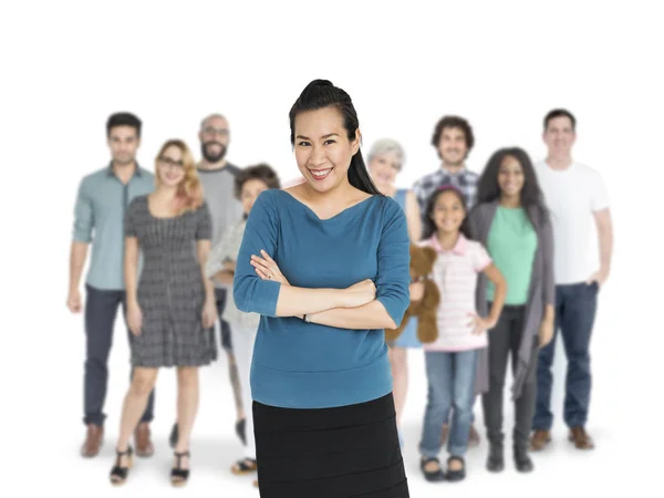 Diversità persone in piedi insieme — Foto Stock