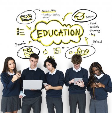  Dijital cihazlar kullanan öğrenciler 