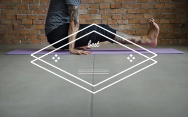 Yoga egzersiz egzersiz yapan erkek