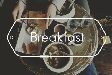 lezzetli yemekleri masasi