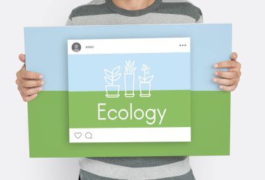 Elinde bayrak tutan adam 