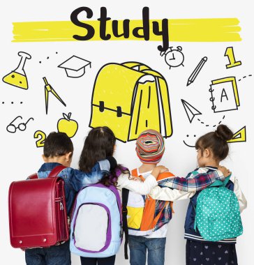 Sırt çantalı okul çocukları