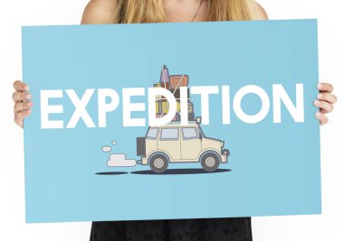 Kadın afişini tutar 