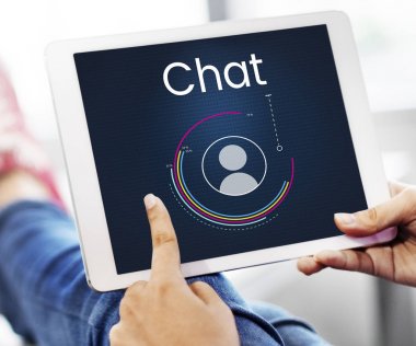 kişi holding dijital tablet