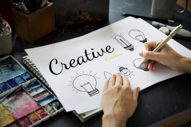 Yaratıcı tasarımcı çalışma