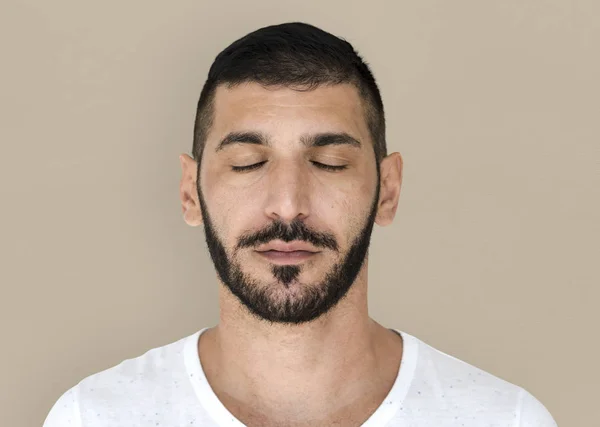 Pohledný muž se zavřenýma očima — Stock fotografie