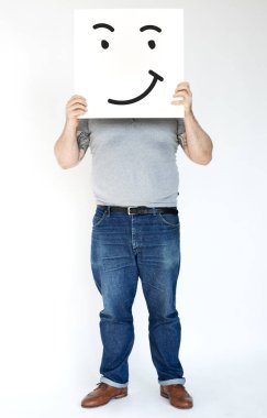 kişi holding afiş.