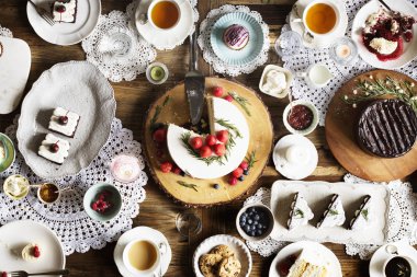 kek çilek Çilek ile