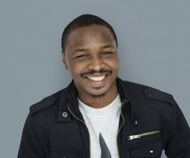 Afrikalı erkek gülümseyen