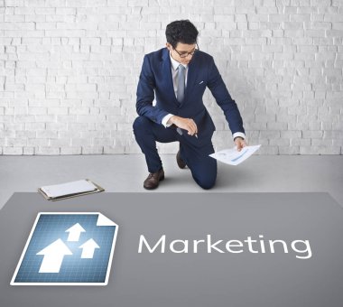 genç işadamı beyin fırtınası 