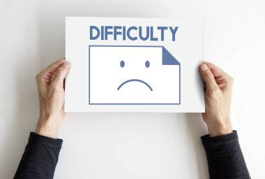 afişini holding eller 