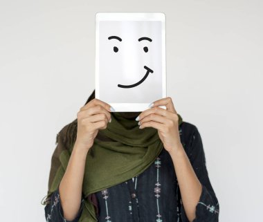 kişi holding dijital tablet 