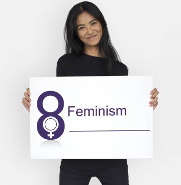 kadın holding tasarlamak