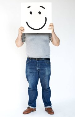 kişi holding afiş.