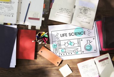 Çalışma alanı ile defter ve kitaplar 