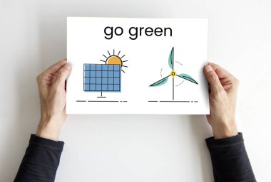 afişini holding eller 