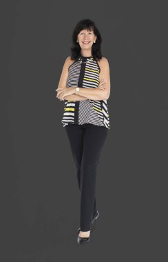 Koyu saçlı Olgun kadın