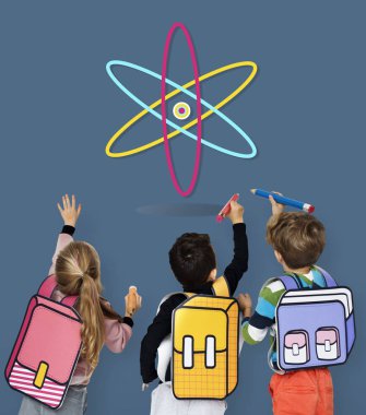 duvarda çizim çocuklar