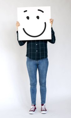 kişi holding afiş.