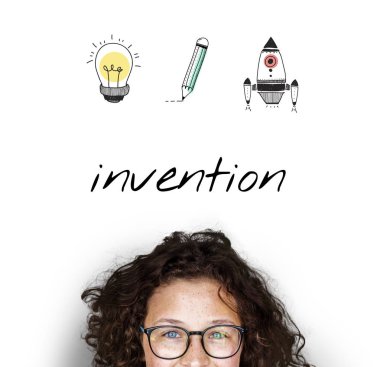  gözlük takan öğrenci 