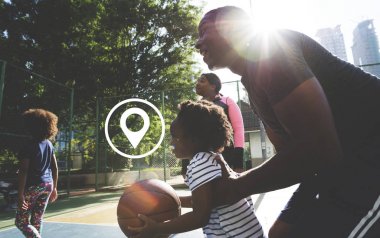 Afrika basketbol oynarken aile