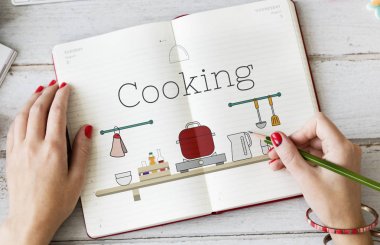 Not defterinde yazılı kadının elleri 