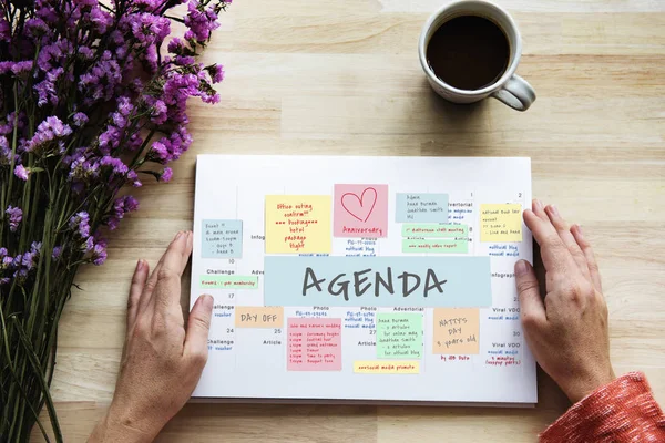 Hände arbeiten an Banner — Stockfoto