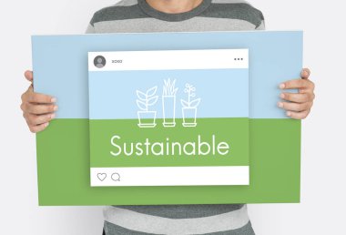 Elinde bayrak tutan adam 