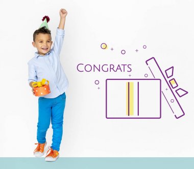 Sevimli küçük çocuk.