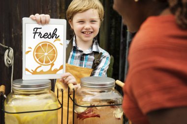  boy gösteren dijital tablet