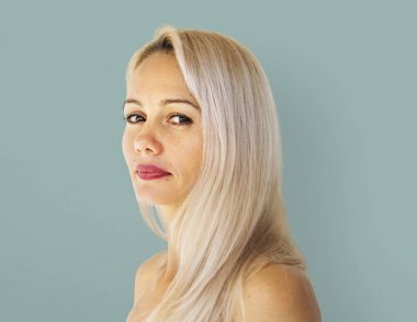 Güzel Sarışın Kadın