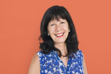 Koyu saçlı Olgun kadın