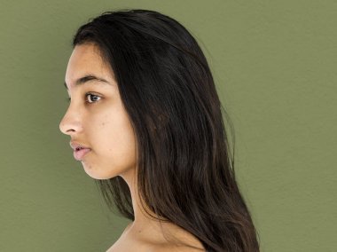 kadın çıplak omuz ile 