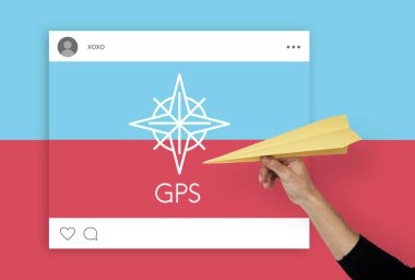 Kağıt Uçak tutan el