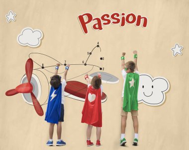 kostümleri süper kahramanlar duvara gösterilen çocuklarda