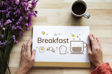  Afiş üzerinde çalışan eller 