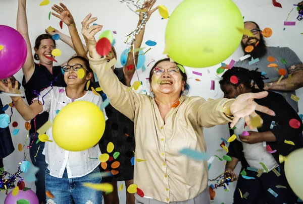 Gente divirtiéndose juntos — Foto de Stock